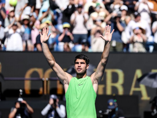 澳网综合：阿尔卡拉斯、德米纳尔会师男单八强